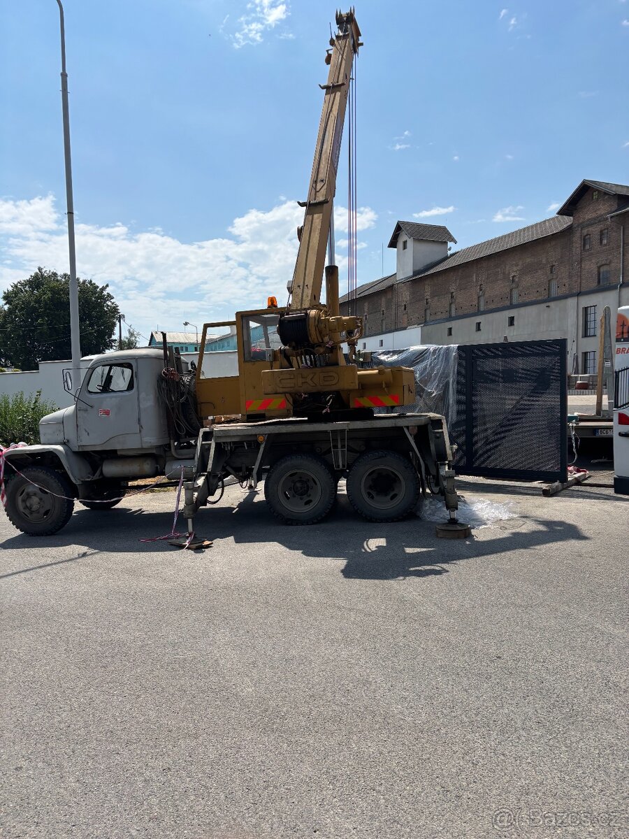 prodám autojeřáb Praga V3S AD 80 - 10