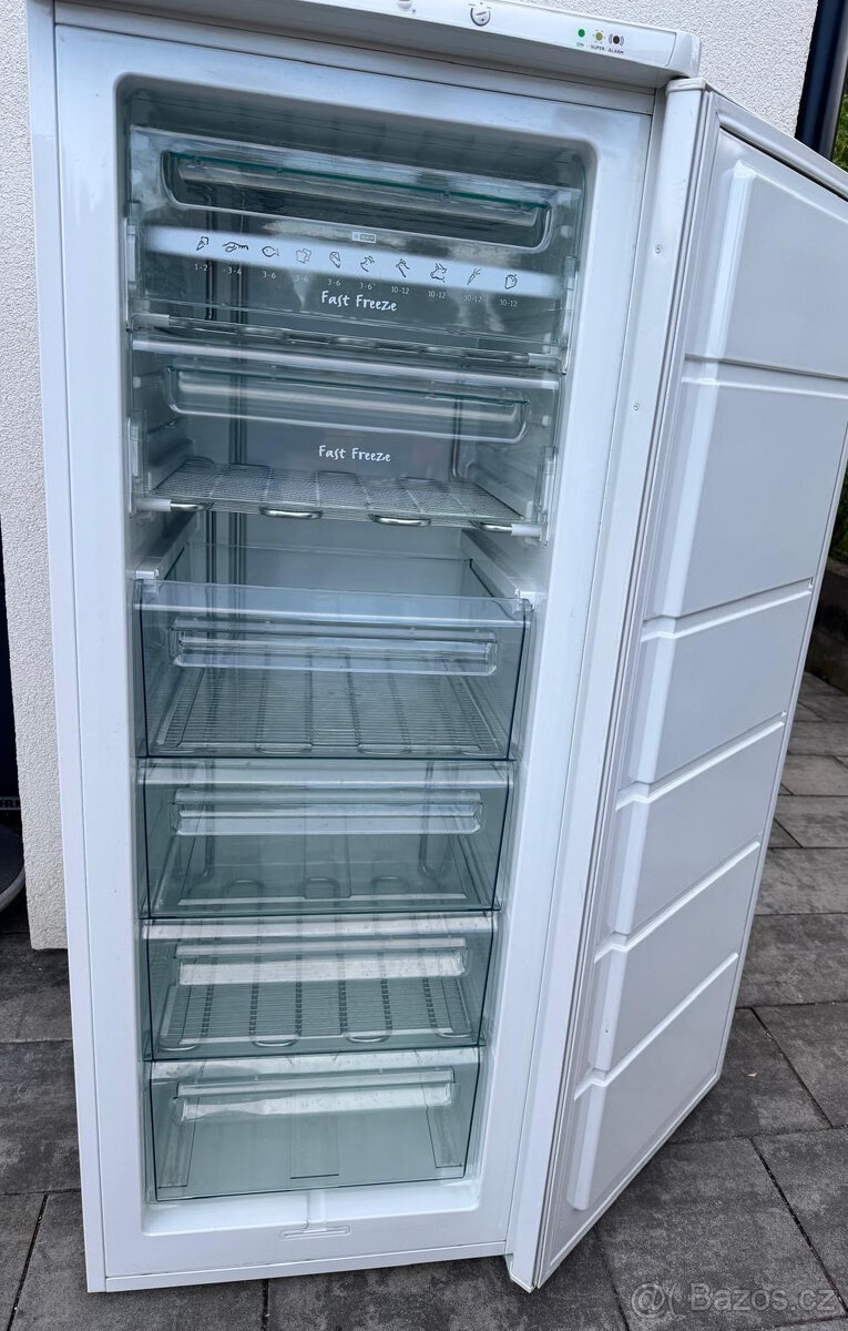 Mrazák Electrolux 7 šuplíkový - 206 litrů - 10