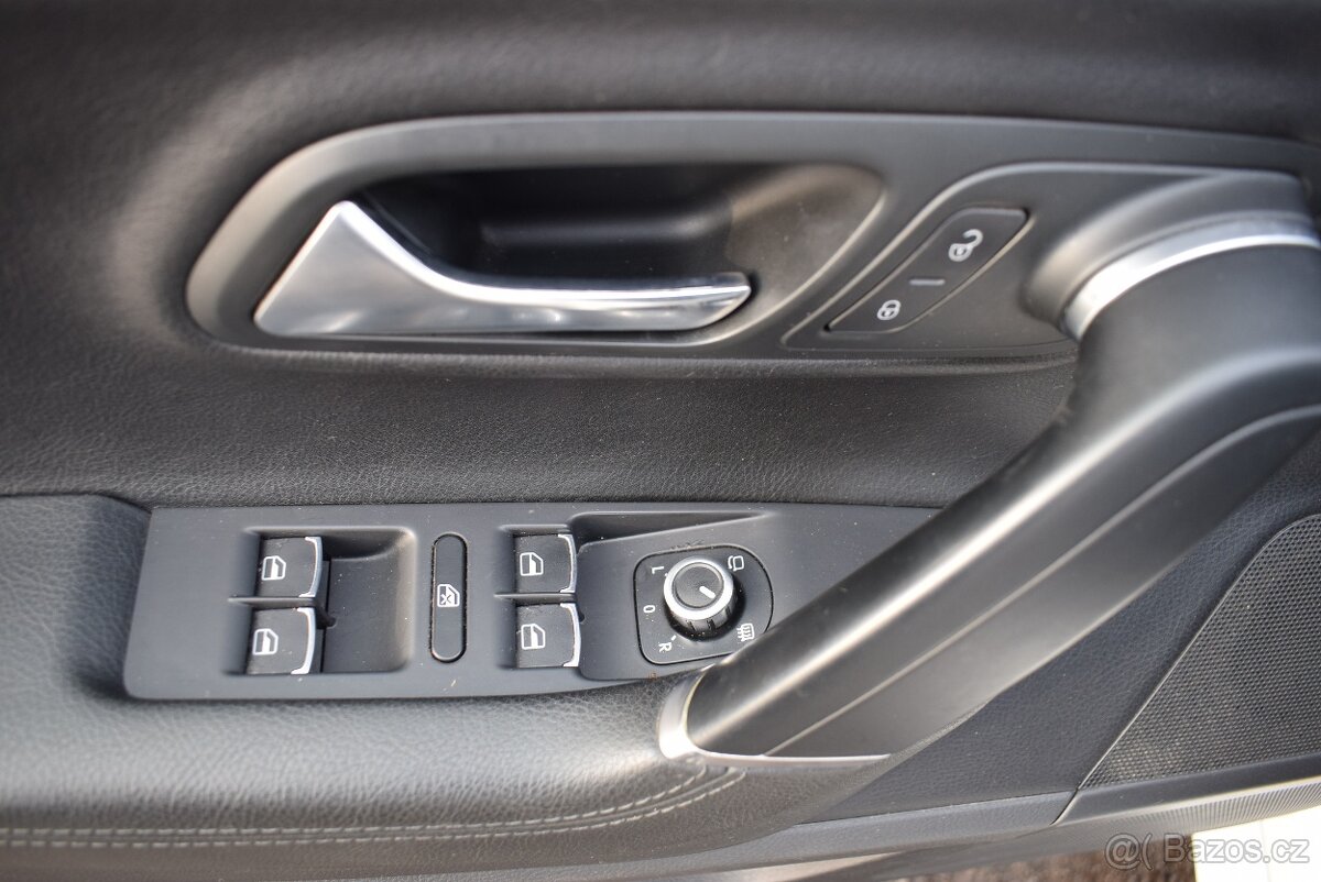 Volkswagen Passat CC 2,0 TDi DSG SUPER STAV - 10