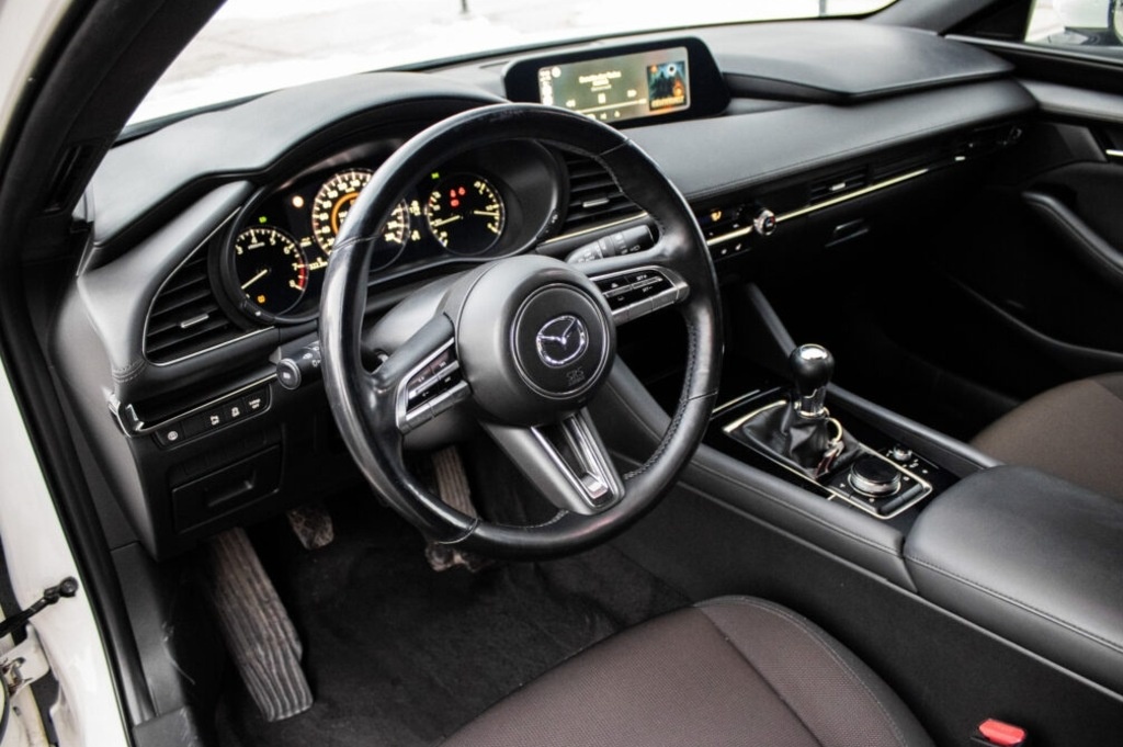 Mazda 3 90kW (2020). - 10