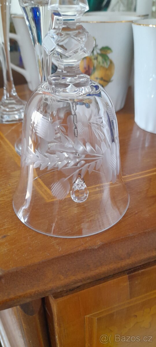 Hrnky, zvonky, svícny křišťálové - 10