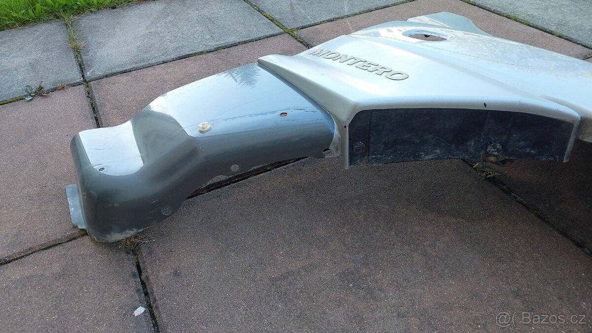 Mitsubishi Pajero Exceed – Blatník pravý přední - 10