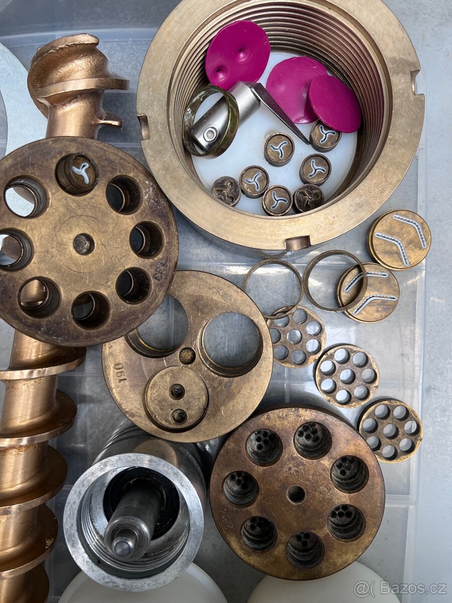 Vyrobnik testovin, stroj na vyrobu testovin + sušárna - 10