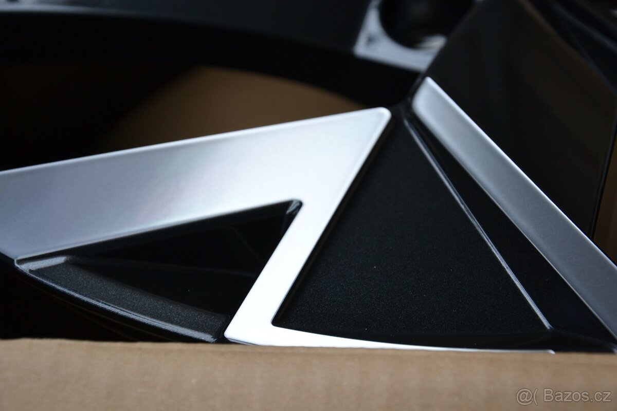 Škoda Superb III/IV/VW Passat B8-NOVÉ orig.Alu 18-8x18,ET44 - 10