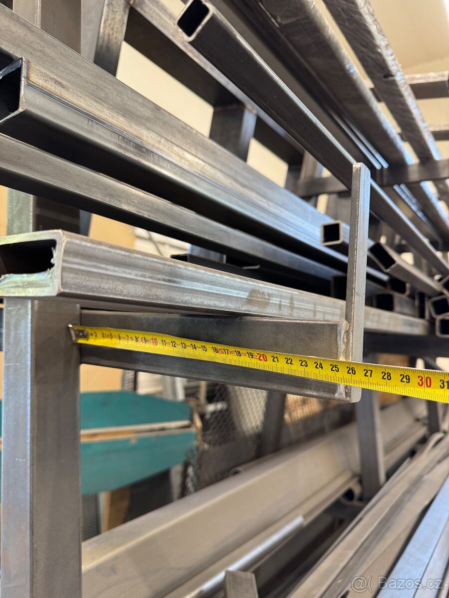 Pojízdný regál na kovový materiál - 10