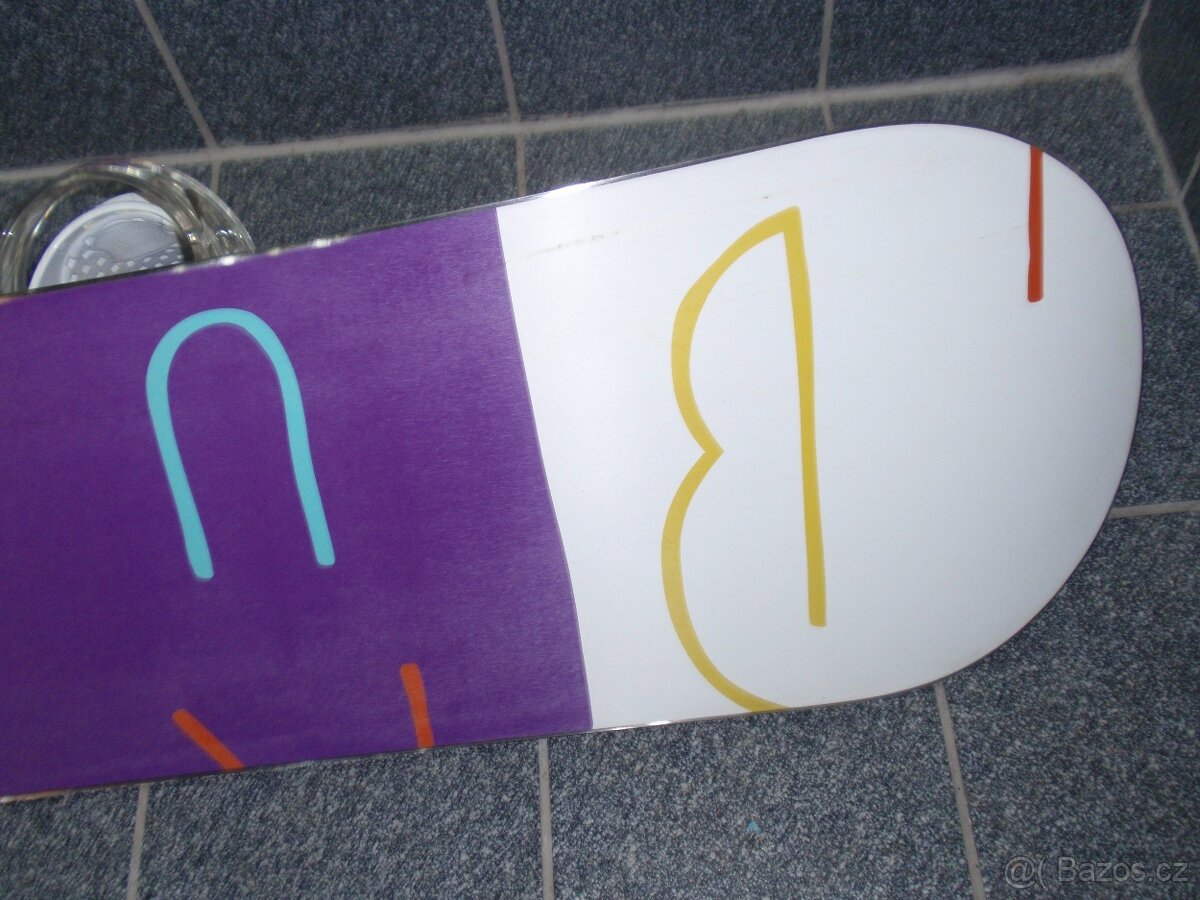 TOP DÍVČÍ SNOWBOARD BURTON FEATHER 152 CM+BURTON VÁZÁNÍ - 10