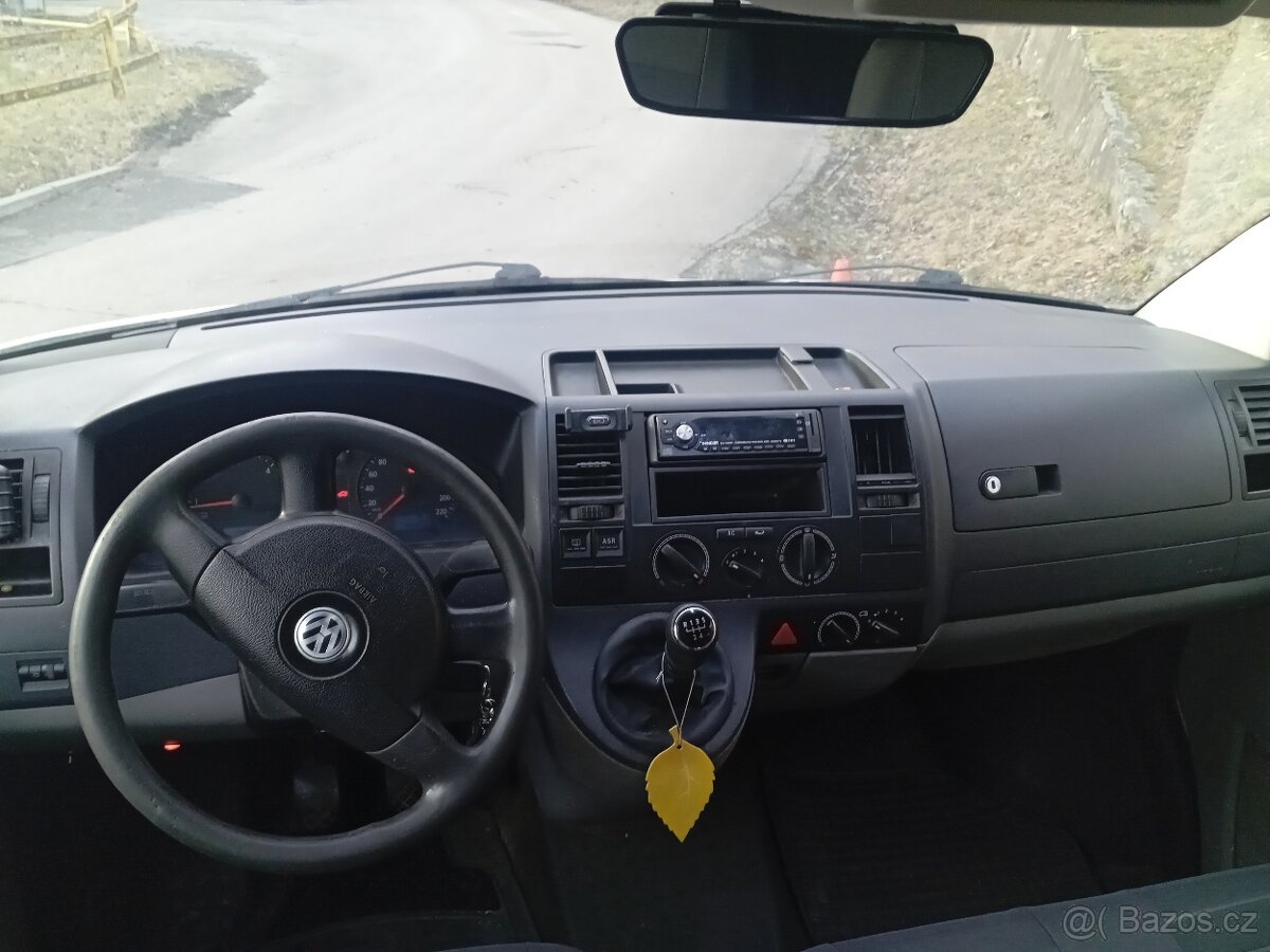 VW T5 transporter 9 míst - 10