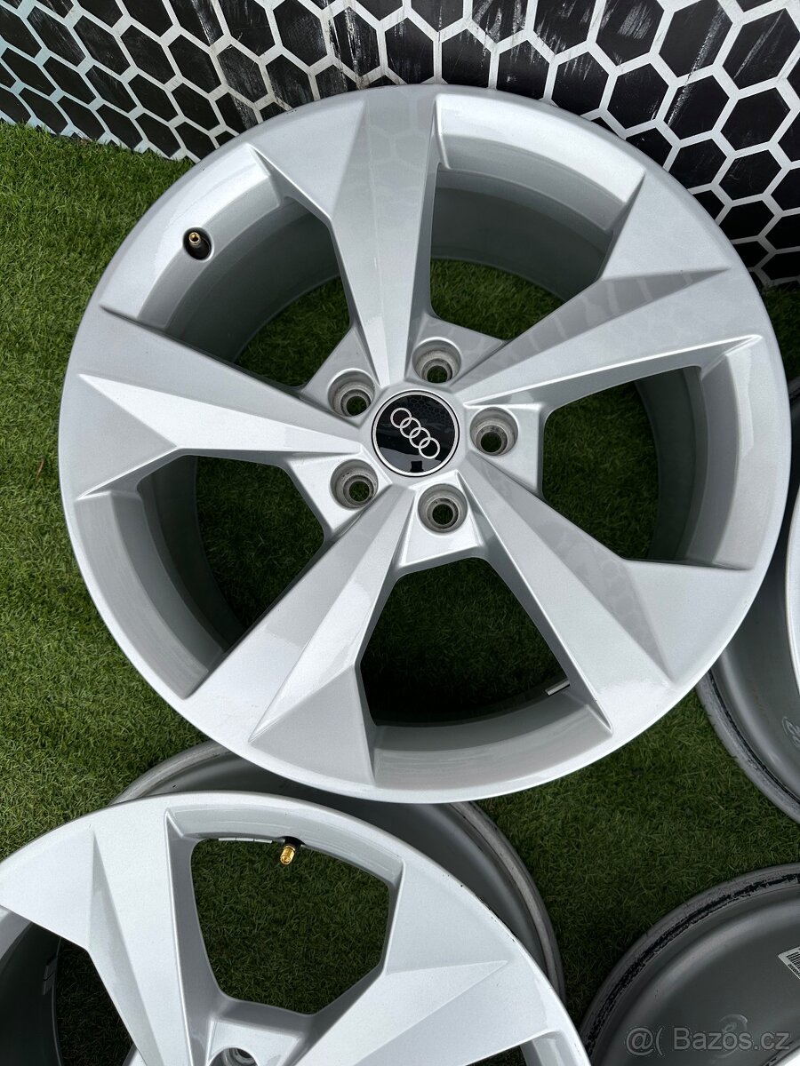 Audi A3 - ORIGINÁLNÍ SADA DISKŮ 18 - 10