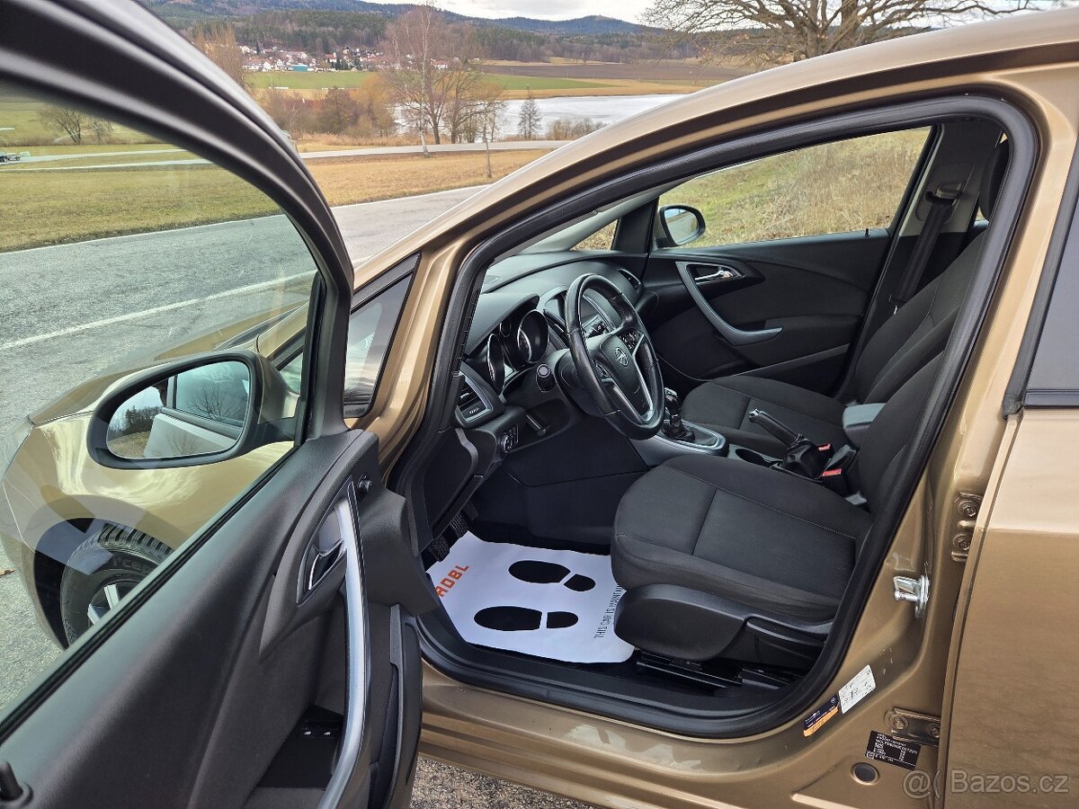 Opel Astra HATCHBACK - 2.ONAFTA - KUP ČR - 174tis - 10