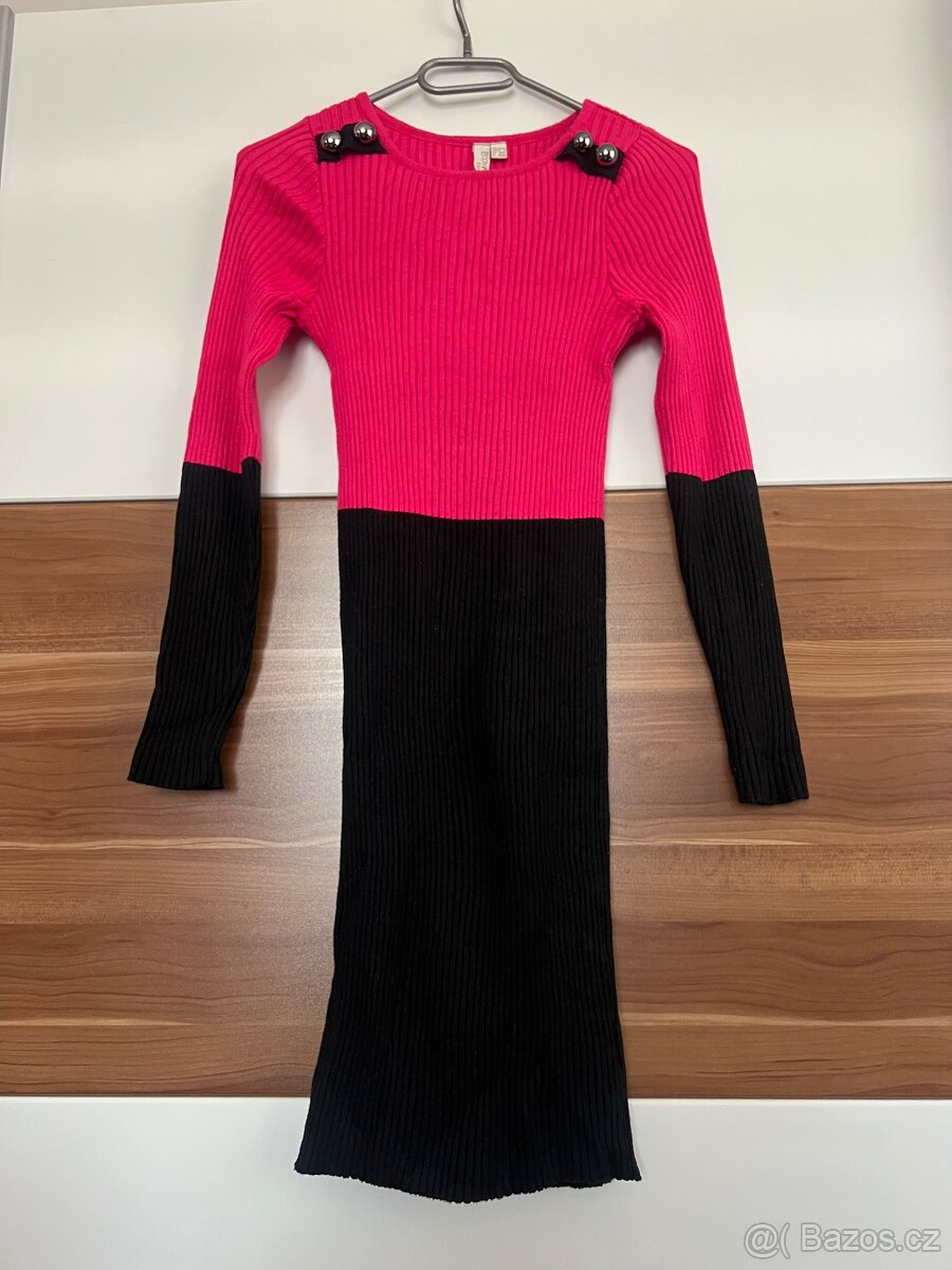 Damske obleceni velikost S - 10