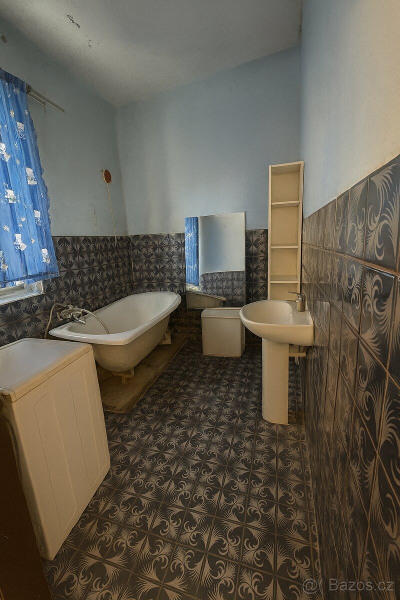 Rodinný vícegenrační dům v Rotavě - 10