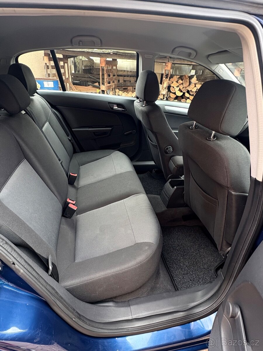 Opel Astra H, benzin 1.4, r.2004 - 10