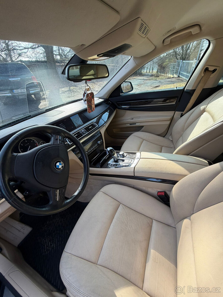 BMW 730D LONG 170kW – max. výbava, po servisu - 10