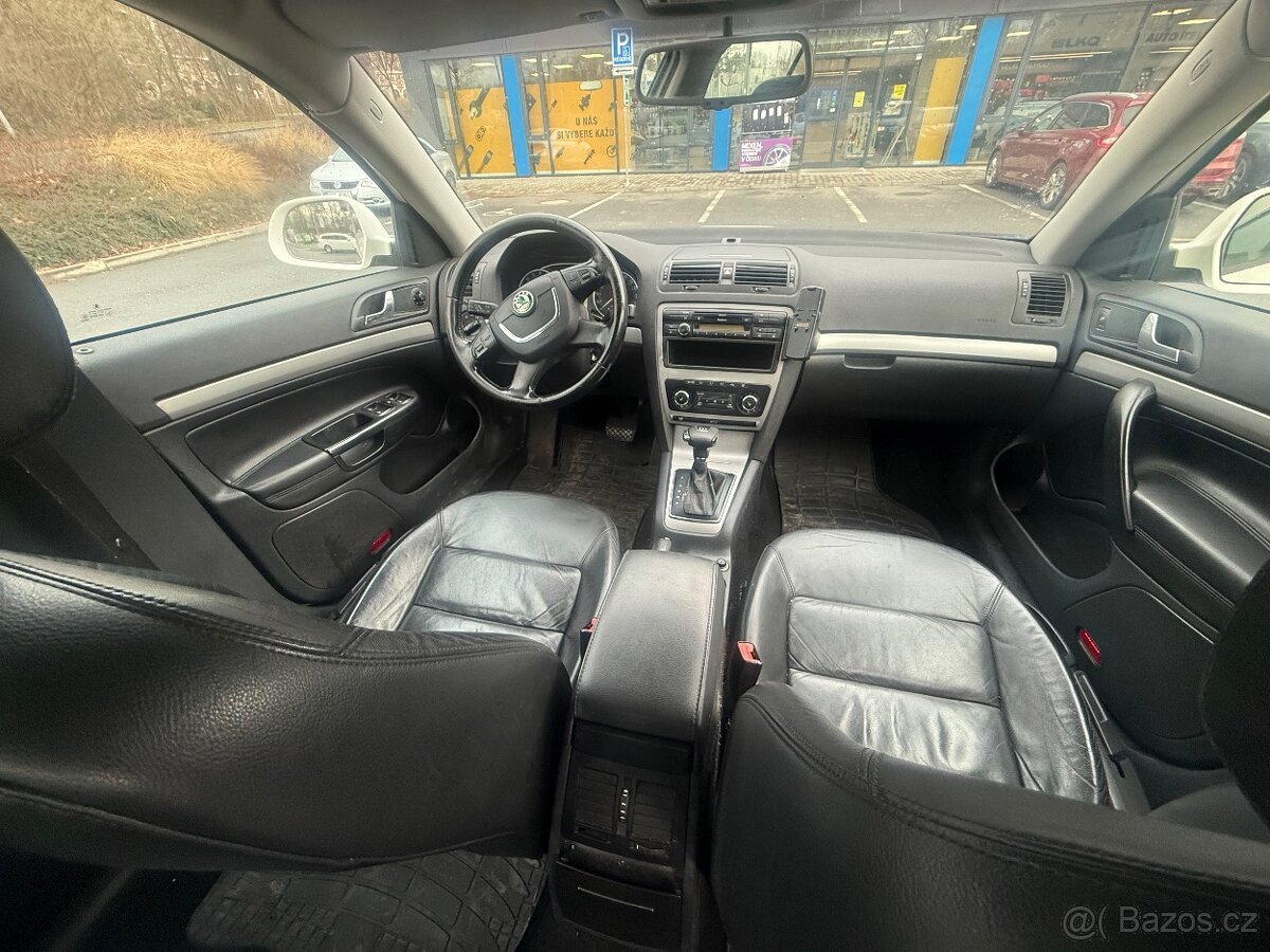 Škoda Octavia 2,0 TDI AUTOMAT KŮŽE TAŽNÉ ZIMNÍ I LETNÍ KOLA - 10