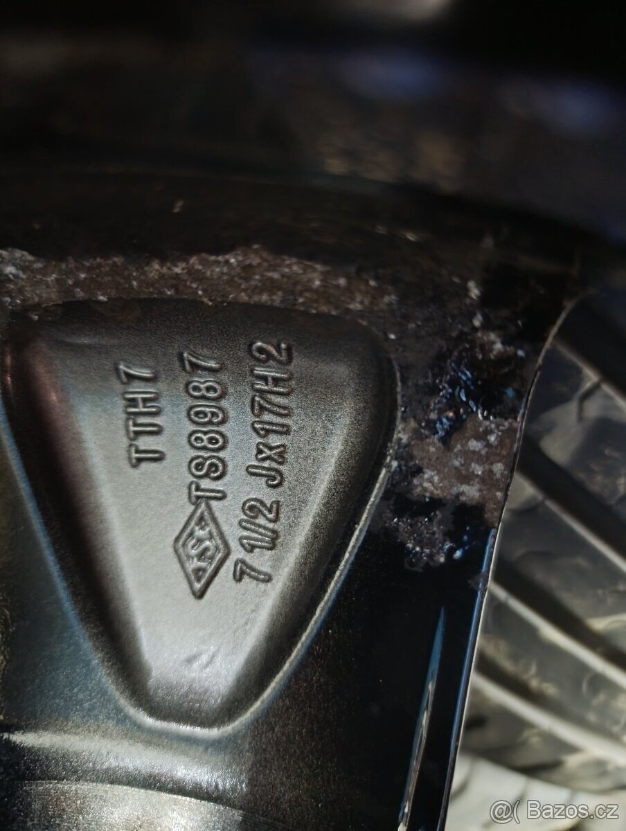 17´´ Zimni TOYOTA RAV4 CHR 215/60 R17 5x114,3 - 10