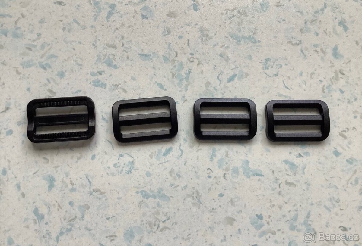 Metráž, látky + přezky na batoh - 10