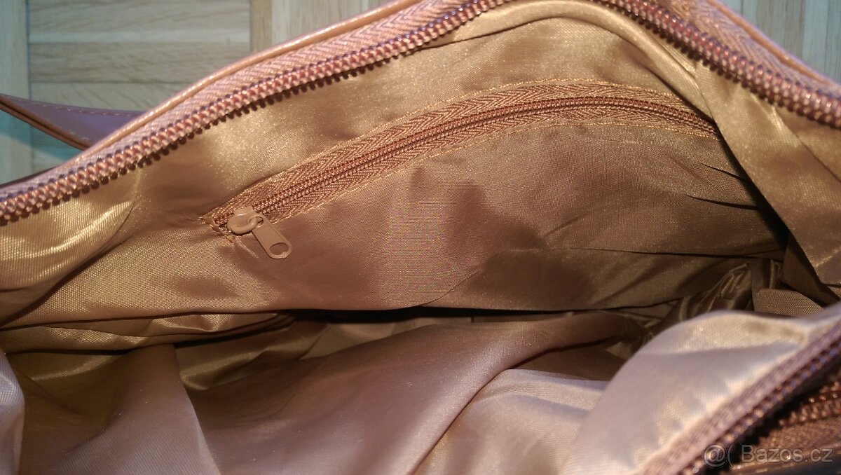 Dámská hnědá kabelka - 10