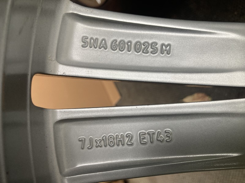 Alu kola VW TIGUAN II 18" 5x112 letní BRIDGESTONE 235/55R18 - 10