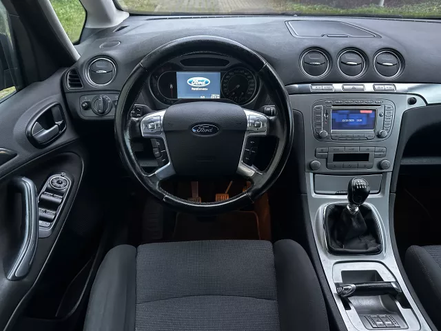 Ford Galaxy 2.2 TDCi 129kW Titanium 7 míst Navi Tažné Hagusy - 10