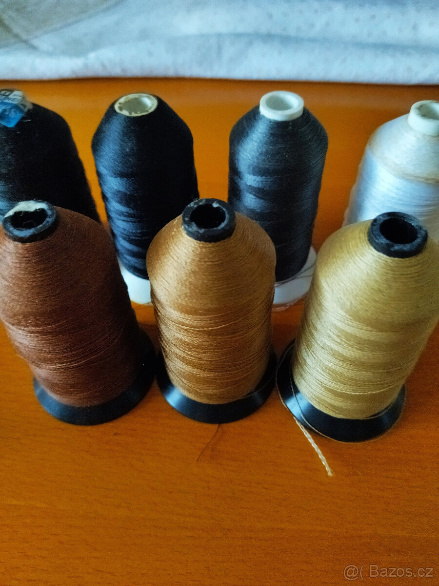 Nitě do šicího stroje, výšivka na kanavě, barvící páska do p - 10