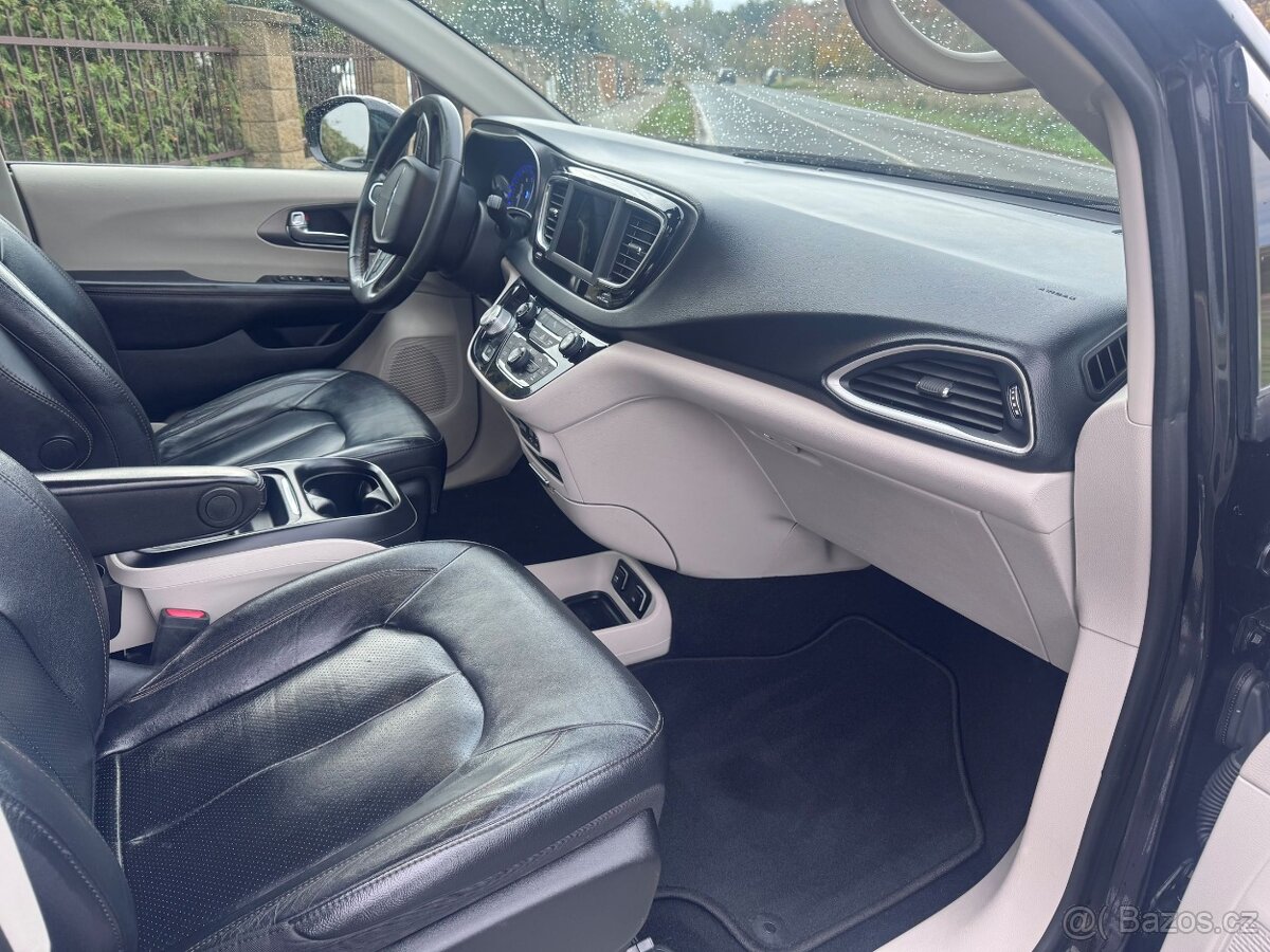 Chrysler Pacifica 3,6 Pentastar RU L Kůže 2019 DPH - 10