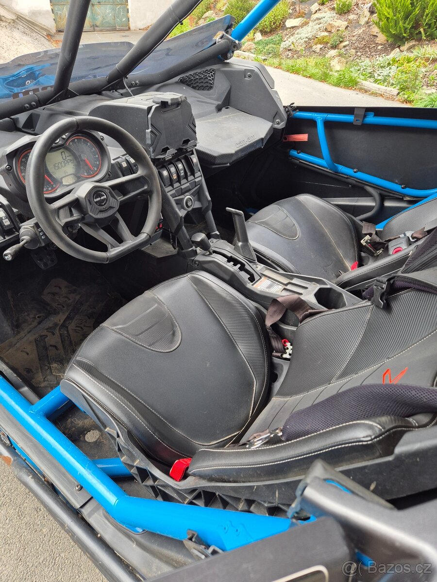 CAN AM Maverick X3 Turbo RC - 10