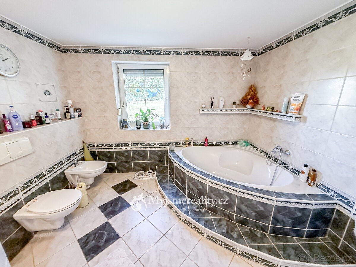 Prodej rodinného domu 4+kk, pozemek 992 m², Znojmo - Příměti - 10