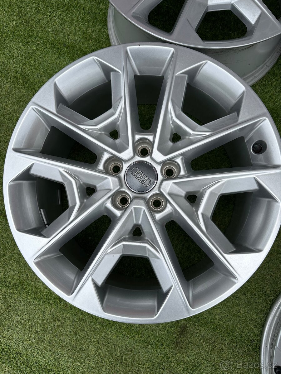 Nová sada Audi Q2 - ORIGINÁL- R18 - 10