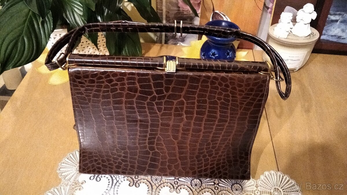 HODINKY A JINÉ LEVNĚ. - 10