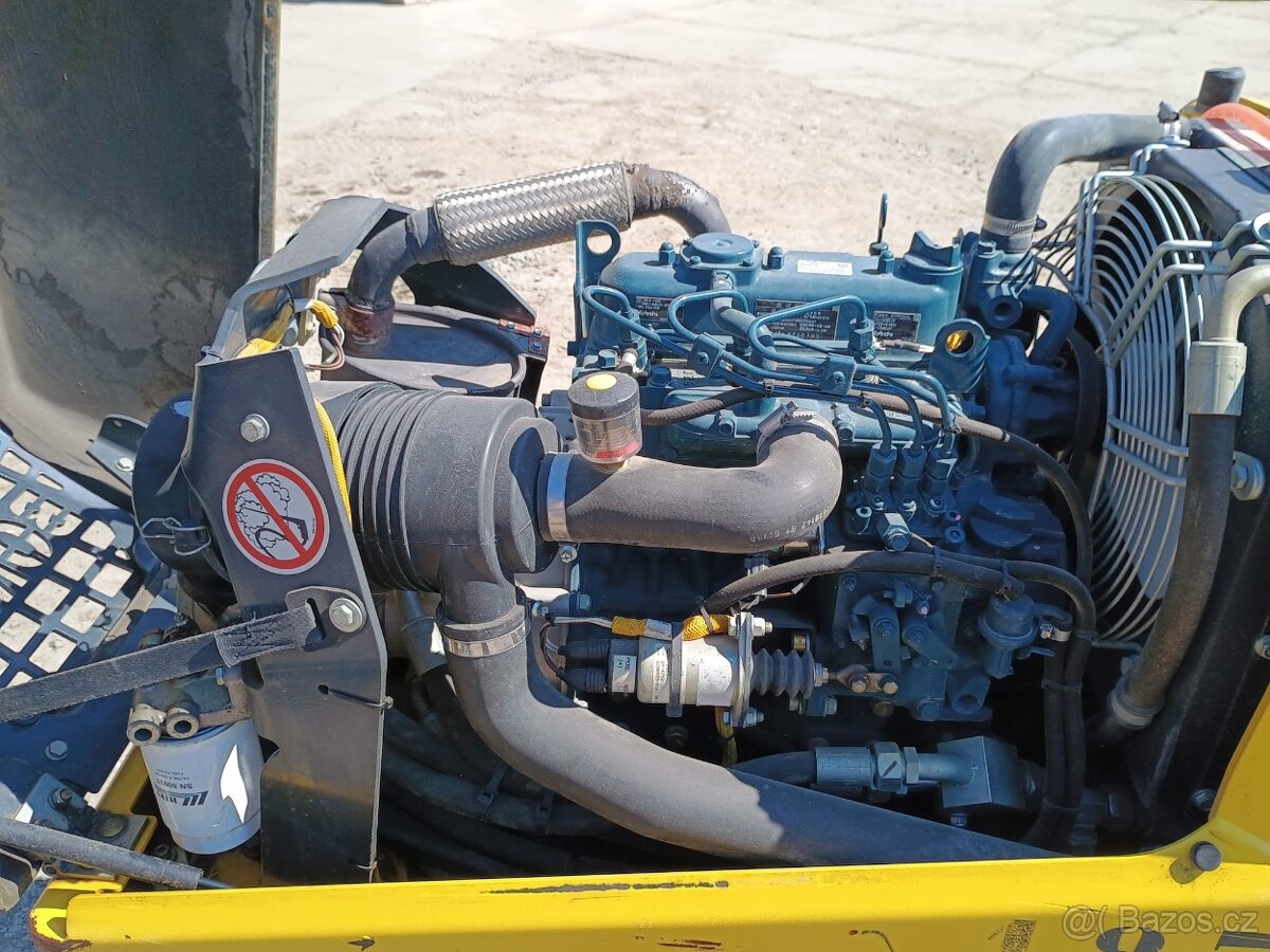 Ježkový válec Bomag BMP 8500; 2019 - 10