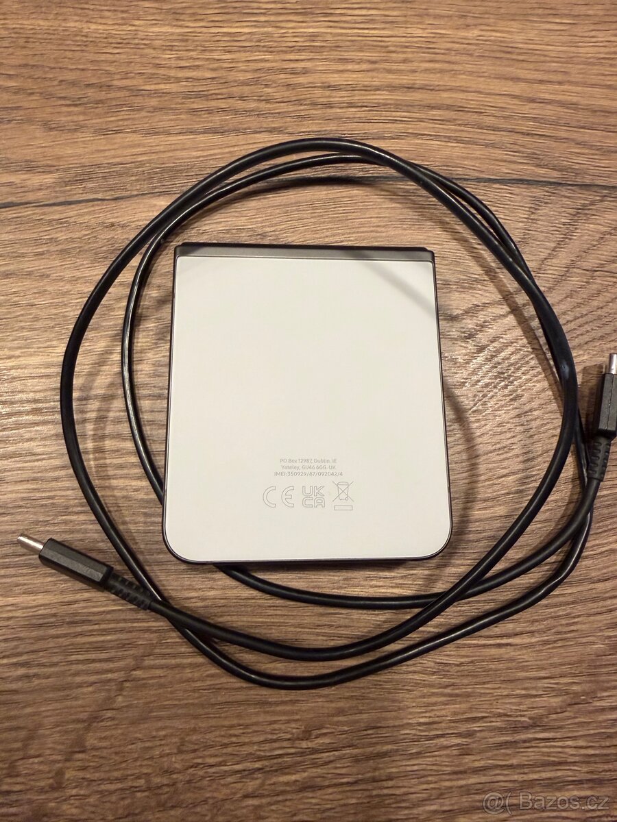 Samsung Galaxy ZFlip5 - 10