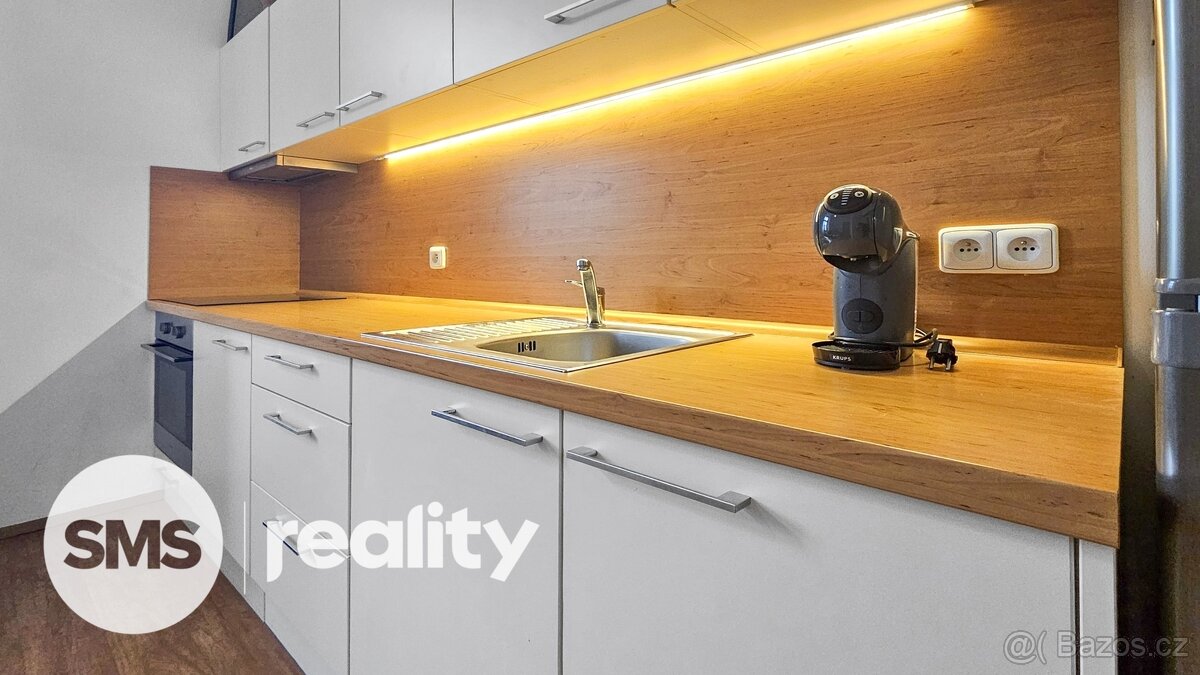 Pronájem komfortního 2+kk s skvělou dostupností - 10