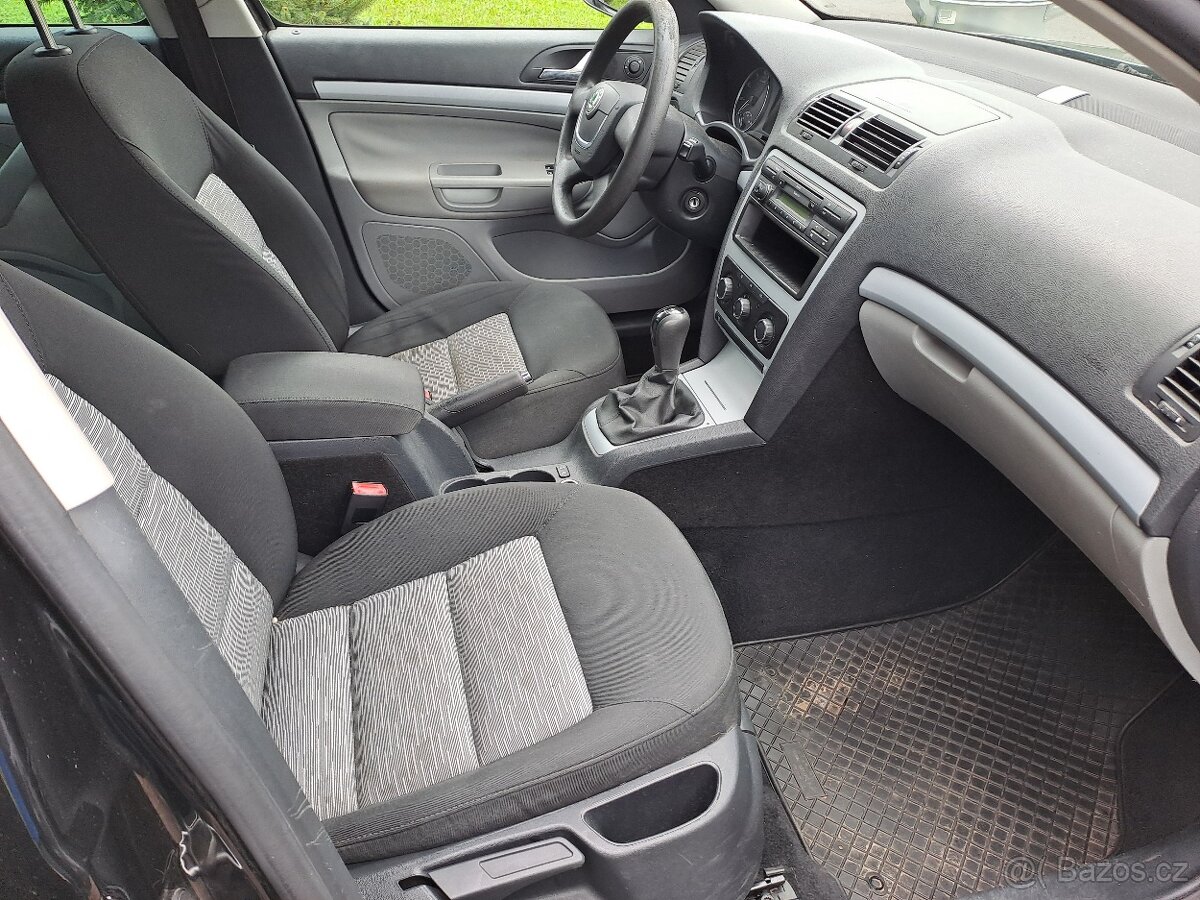 Škoda Octavia II, 1,6i facelift, 75 kW - 10