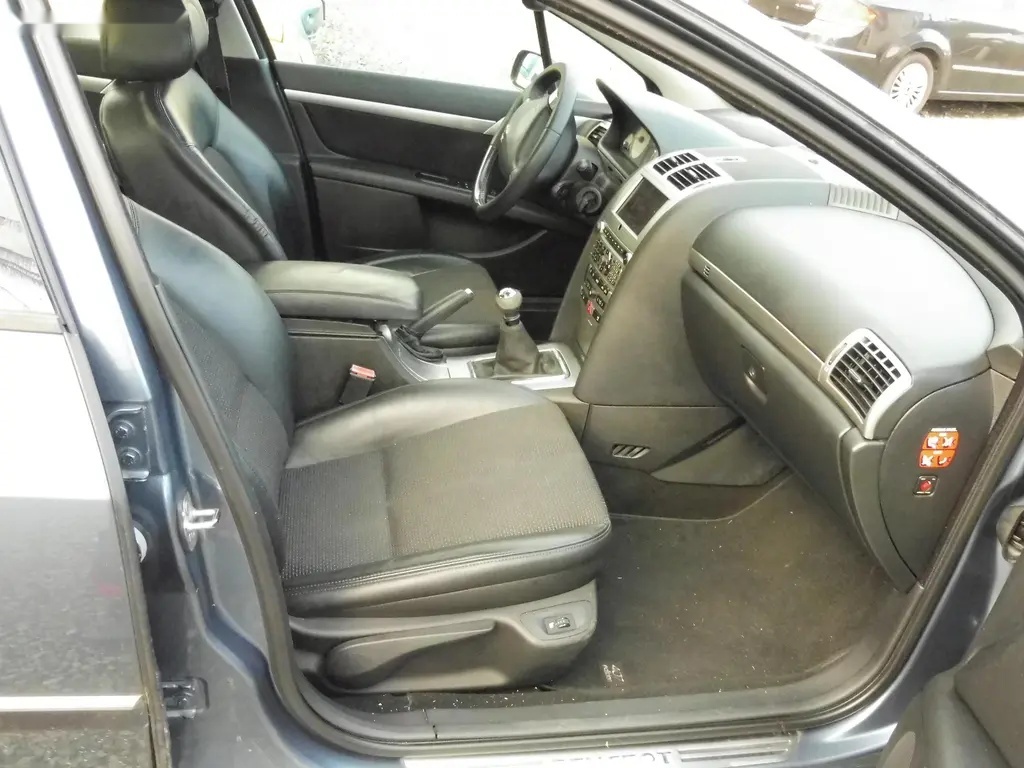 Peugeot 407, 2,2 125 kW - 10