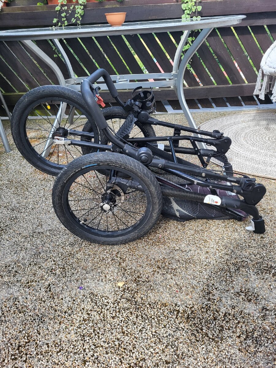 Sportovní kočárek značky TFK - 10