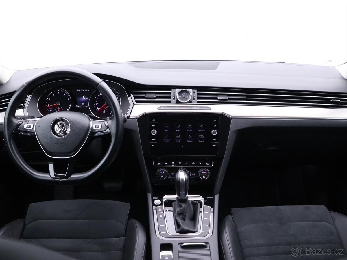 Volkswagen Passat 2,0 TSI 200kW DSG CZ R-line DPH (2019) - 10