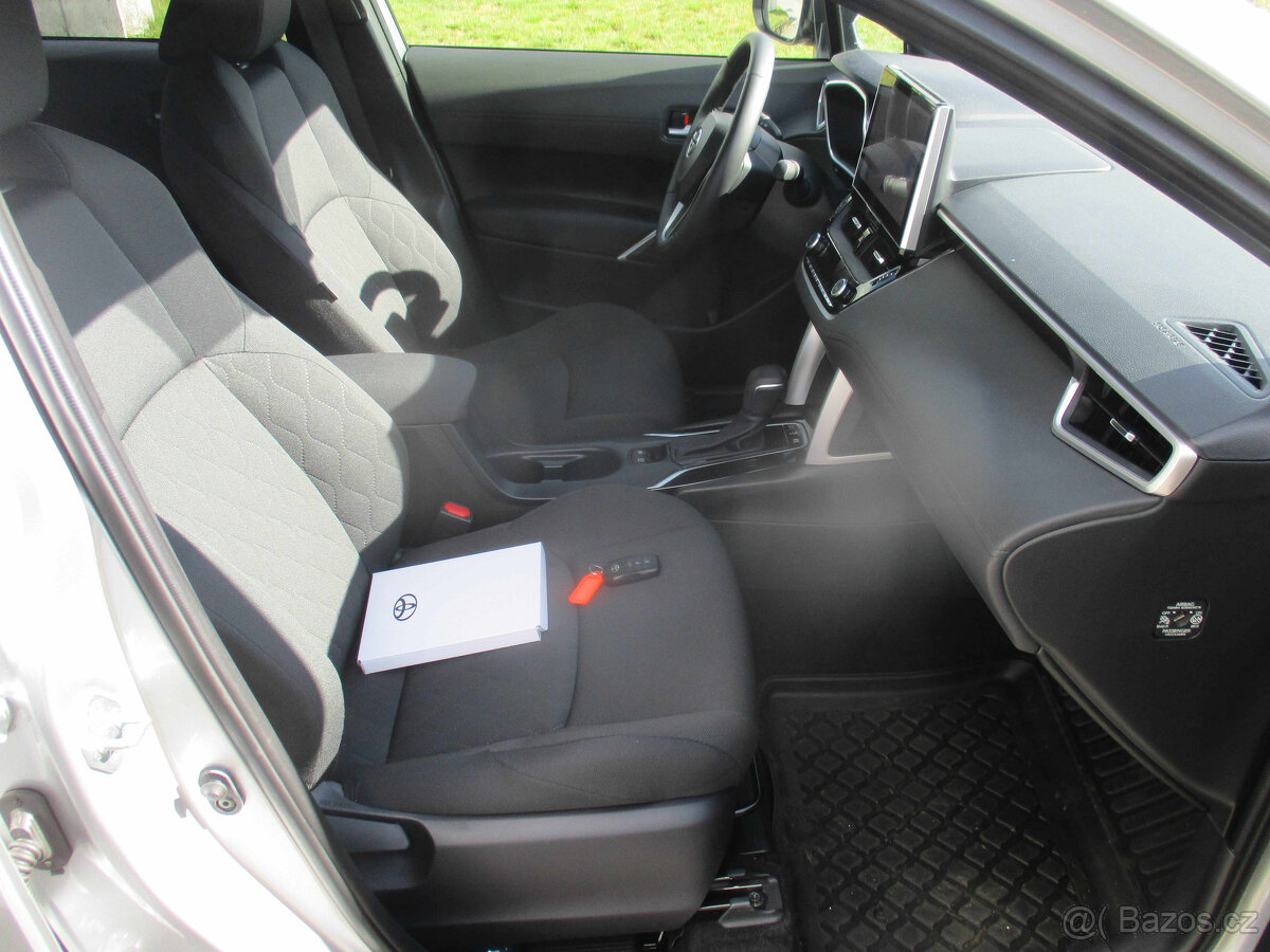 TOYOTA COROLLA CROSS AC STYLE TECH 2,0 HEV 4x4 DPH - 10