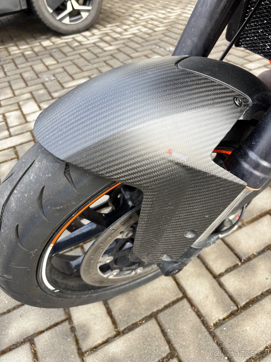 KTM 1290 Superduke R - 10