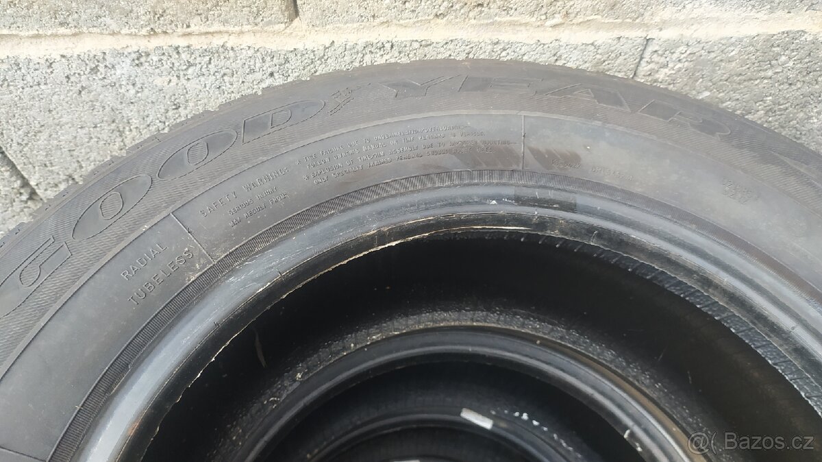 Zimní pneu 215/65R15C Bridgestone , Goodyear - 10