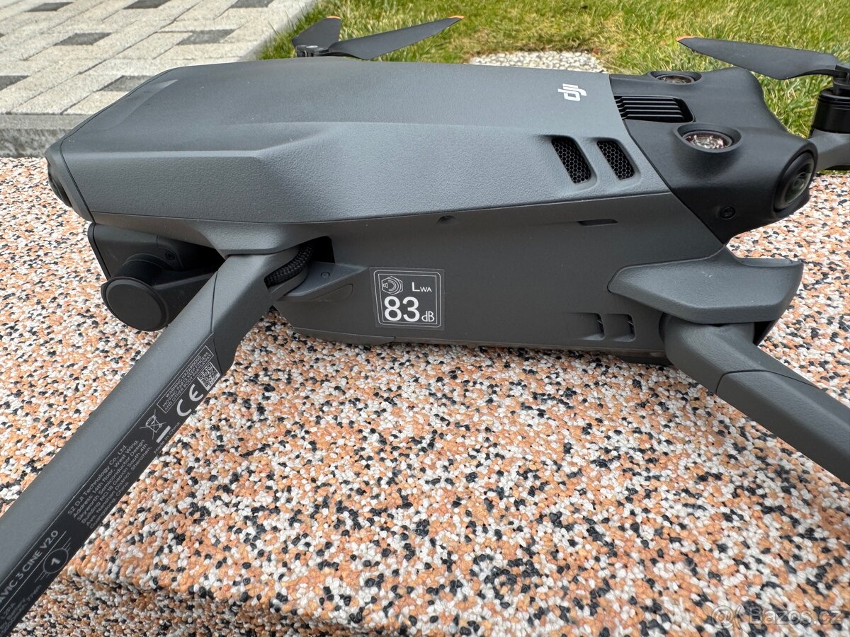 DJI Mavic 3 Cine Premium Combo - 10