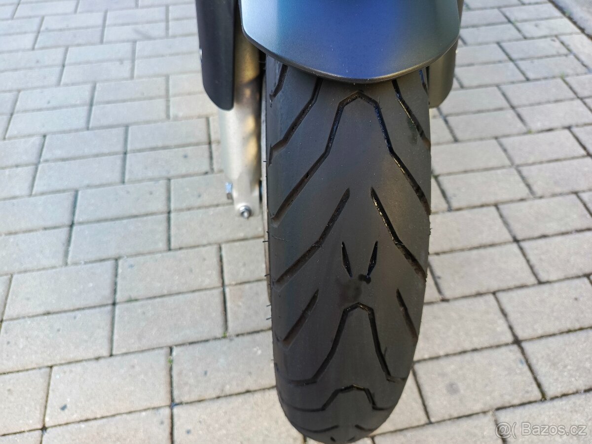 Honda VFR 800X Crossrunner - 10