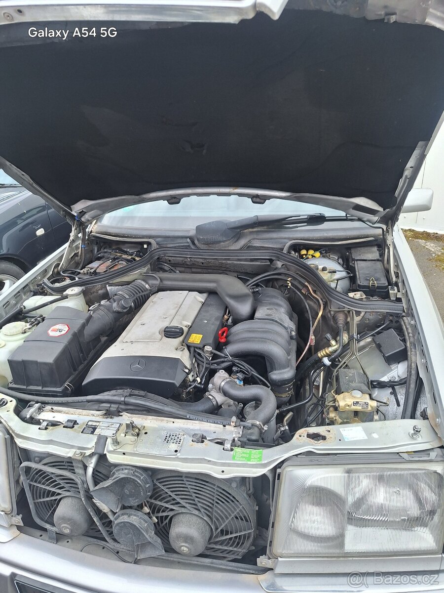 Mercedes w124 coupe - 10