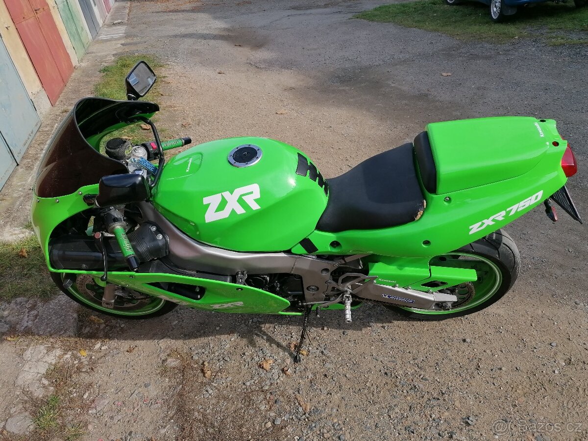 Kawasaki zxr 750 - 10