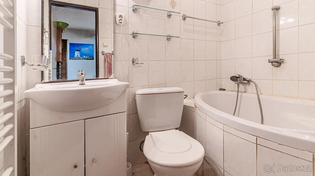 RD se zahradou v Kostelci nad Č.lesy - 10