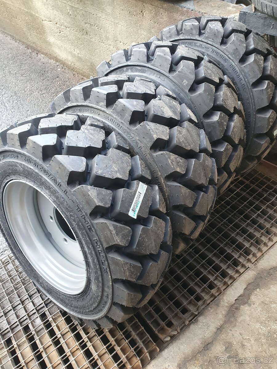 Kola smykový nakladač UNC - Locust - Novotný - 10