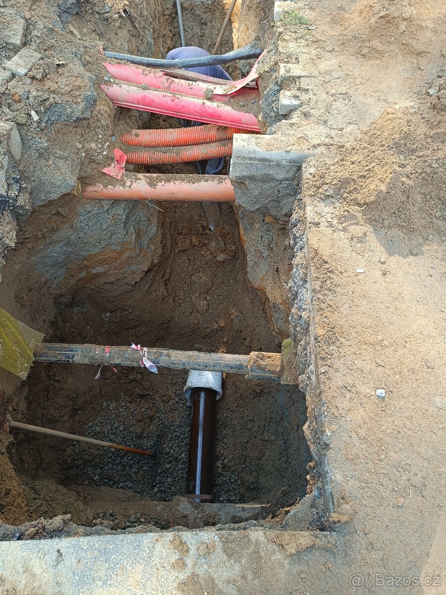 Zemní práce s kontejnery - 10