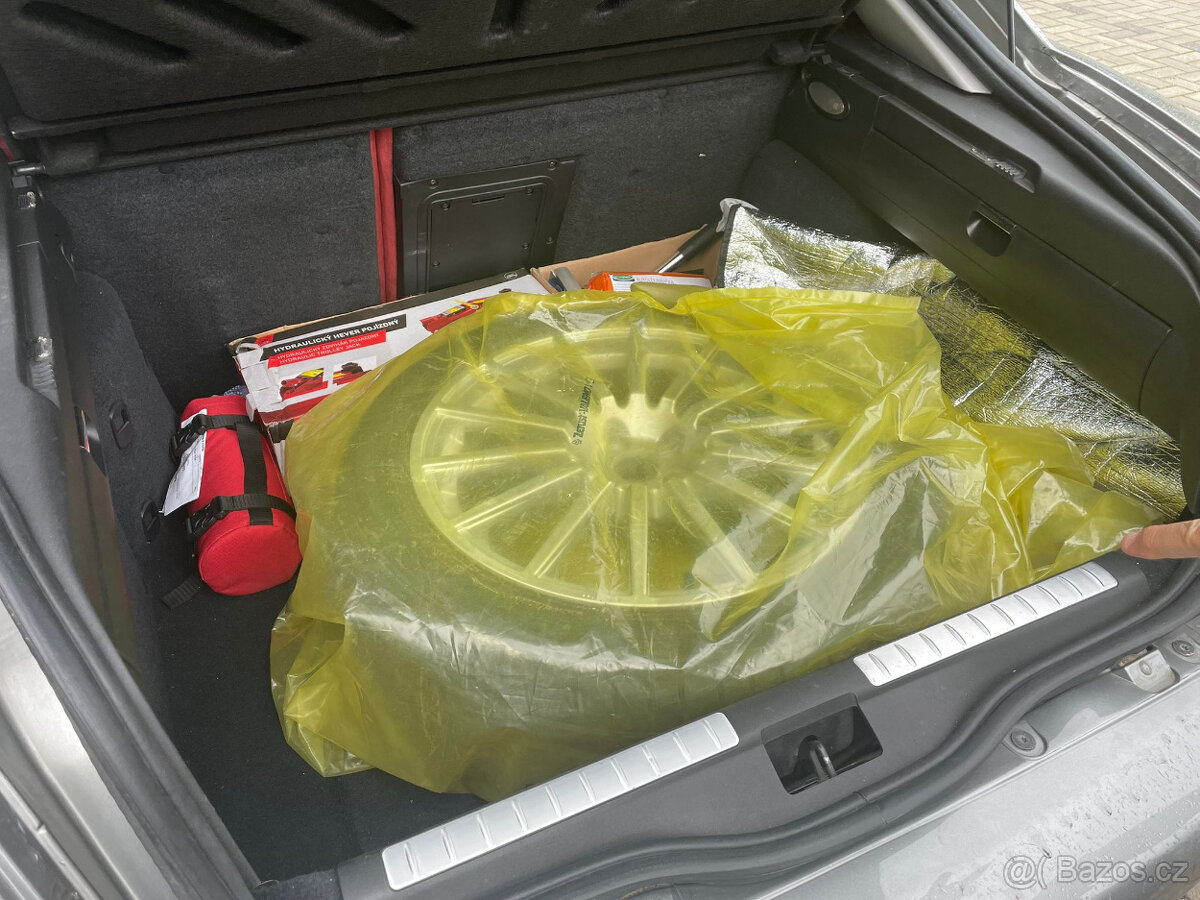 Alfa Romeo GT 3.2 V6 - 10