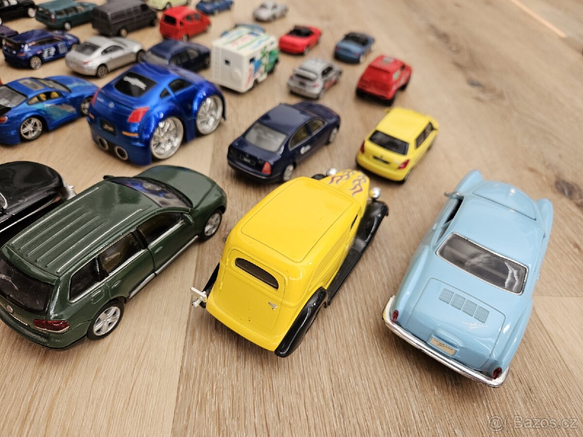 Modely autíček - 10