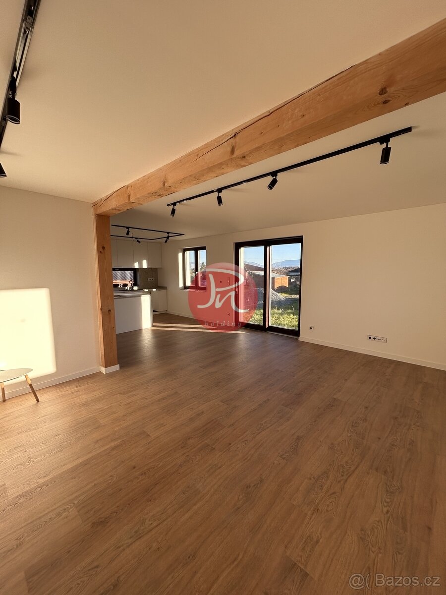 Pronájem novostavby rodinného domu 5+KK, 149 m², s pozemkem - 10