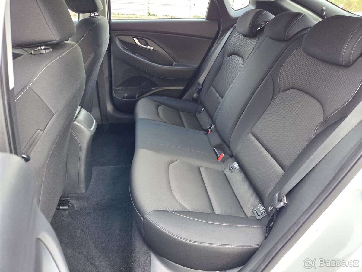 Hyundai i30 1.0T-GDi Trikolor Fastback - 10